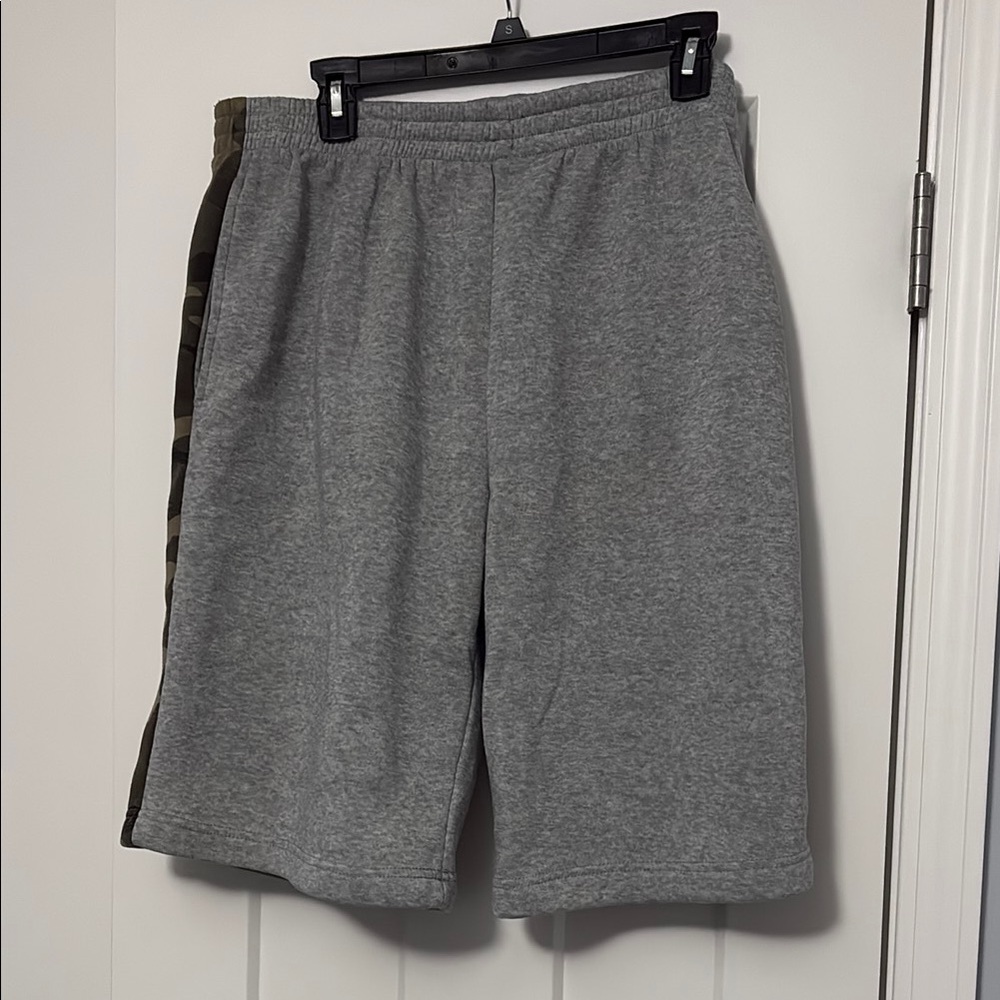 Revolution Men’s sweatpant shorts size: XL